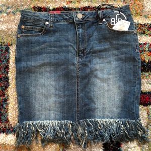 Denim mini skirt!